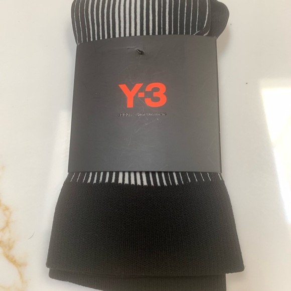 Y-3 Logo Black and White Men's Socks Sz Small 5-6 US NWT FR2823 - Picture 1 of 4